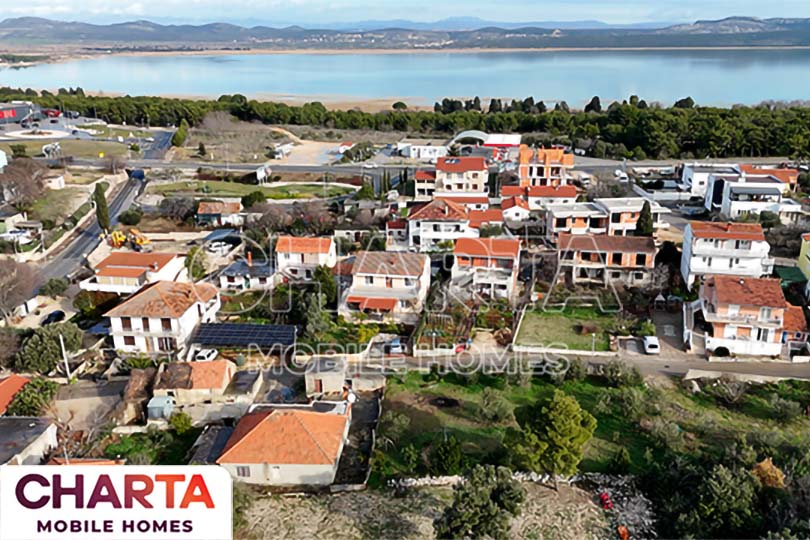 Kamp Espa i pogled na Vransko jezero